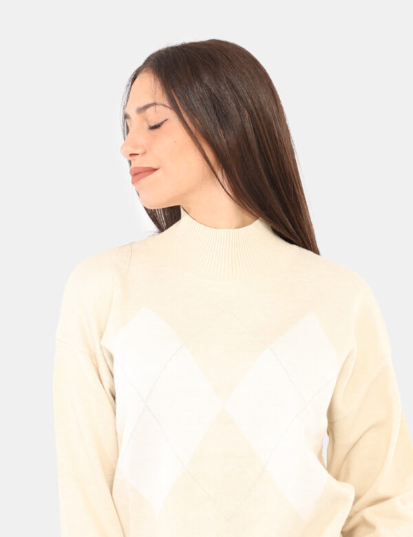 Maglione Rue De Clerie Beige - Maglione dolcevita su fantasia bianco/beige con riquadri e filo lurex. La vestibilità è morbi