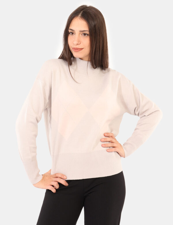 Maglione Rue De Clerie Rosa - Maglione dolcevita su fantasia rosa/lilla con riquadri e filo lurex. La vestibilità è morbida