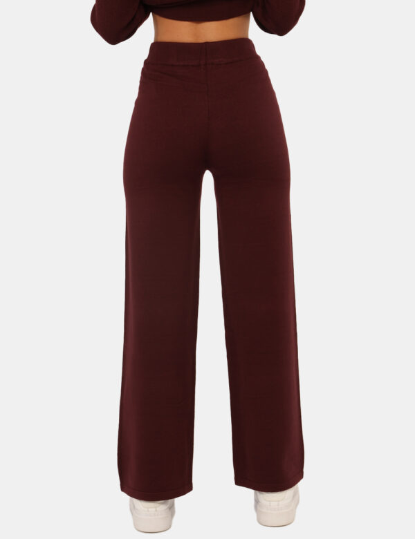 Pantaloni Rue De Clerie Bordeaux - Pantaloni in maglina, larghi, in total bordeaux. La vestibilità è morbida e regolabile gr
