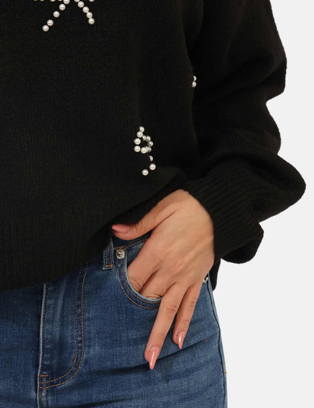 WT7010K-49701-sa_BLACK_AI25_4 Maglione Fracomina Nero - Maglione girocollo classico in total nero con fiocchetti in perline applicati che donano luce al c