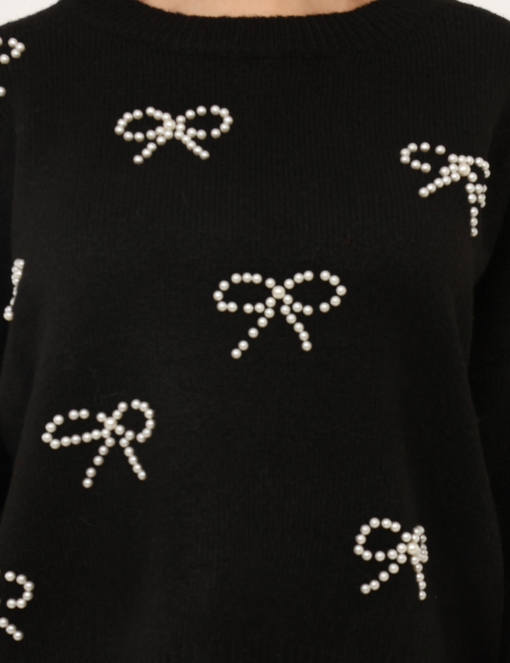 WT7010K-49701-sa_BLACK_AI25_5 Maglione Fracomina Nero - Maglione girocollo classico in total nero con fiocchetti in perline applicati che donano luce al c