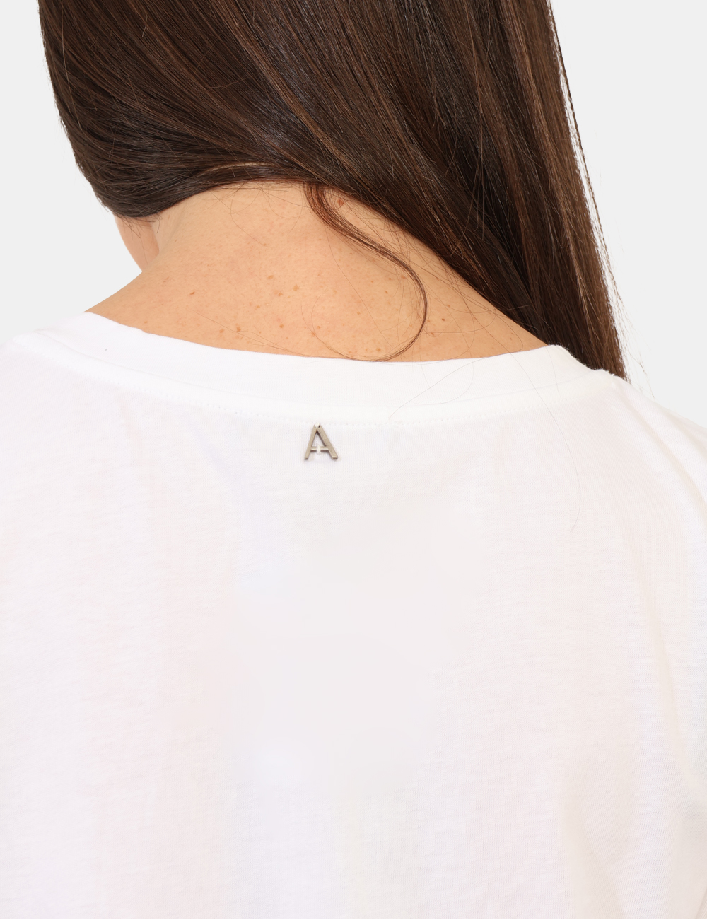 232AP2210-SA_BRIGHT-WHITE-BLACK-HEART_AI25_4 232AP2210-SA_BRIGHT-WHITE-BLACK-HEART_AI25