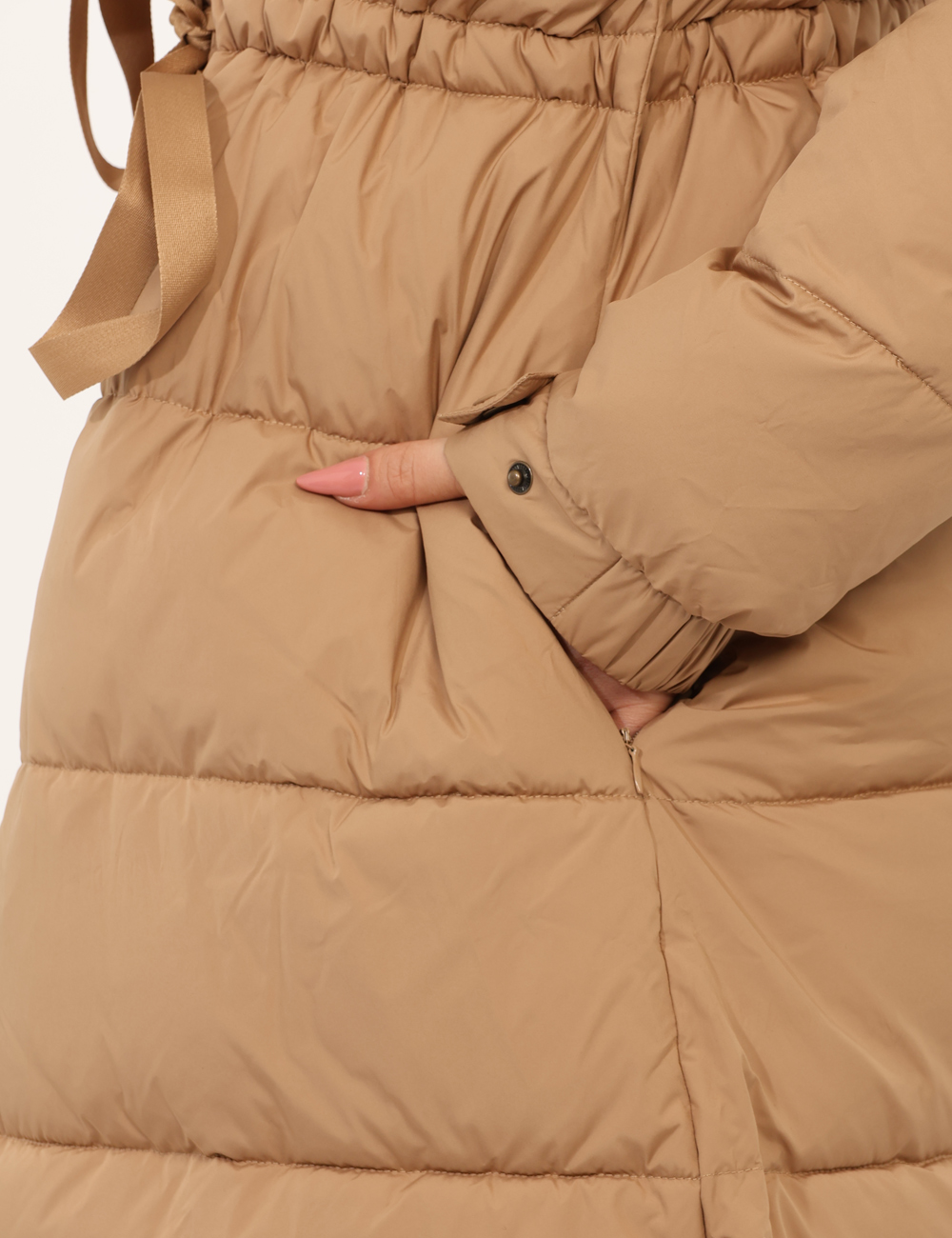 232TT2243-SA_PECAN-BROWN_AI25_6 Piumini e Parka Twin Set Beige - Piumino lungo con cappuccio rimovibile e coulisse.Cod. art. 232TT2243 SAVi ricordiamo che t