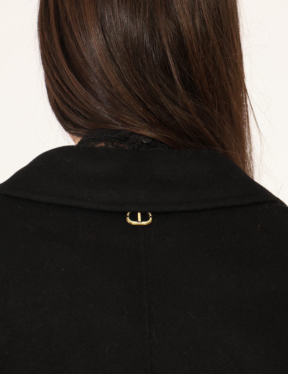 232TT2340-SA_NERO_AI25_7 Cappotto Twin Set Nero - Cappotto nero un bottone, con ricaco tono su tono.Cod. art. 232TT2340 SAVi ricordiamo che tutti i n