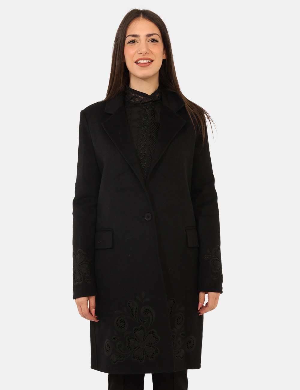 232TT2340-SA_NERO_AI25_8 Cappotto Twin Set Nero - Cappotto nero un bottone, con ricaco tono su tono.Cod. art. 232TT2340 SAVi ricordiamo che tutti i n