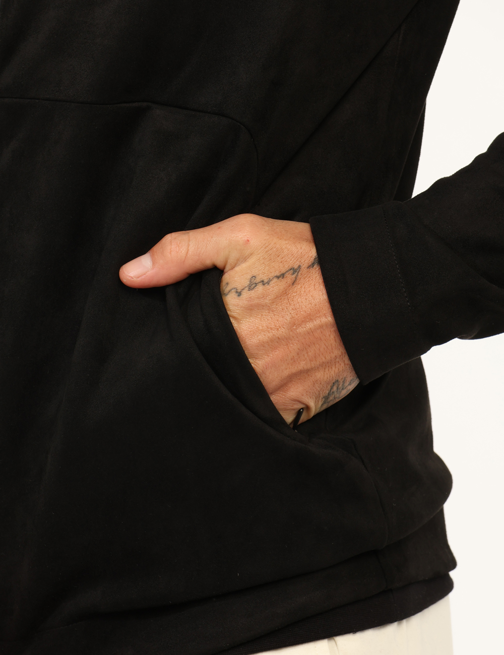 7M000675-AF16718-OA_BLACK_AI25_6 7M000675-AF16718-OA_BLACK_AI25