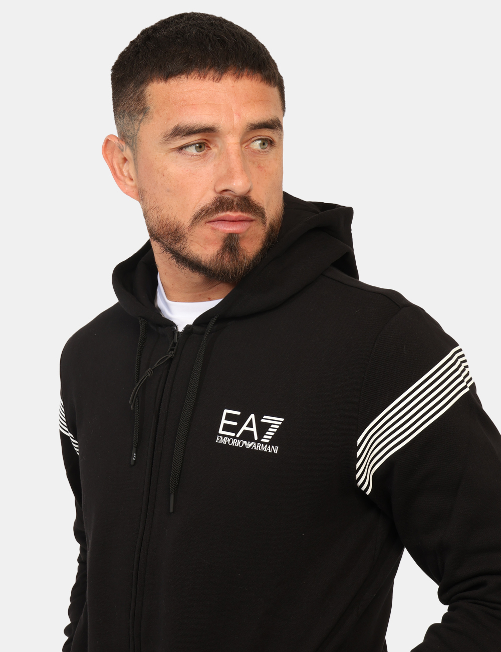 7M001127-AF10377-OA_BLACK-BEAUTY_AI25_5 7M001127-AF10377-OA_BLACK-BEAUTY_AI25