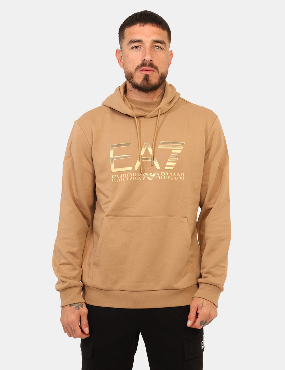 7M001190-AF17787-OA_TIGERS-EYE_AI25_5 Felpa EA7 Marrone - Felpa con cappuccio, interno garzato, in total marrone con stampa logo brand in versione dorata. Present