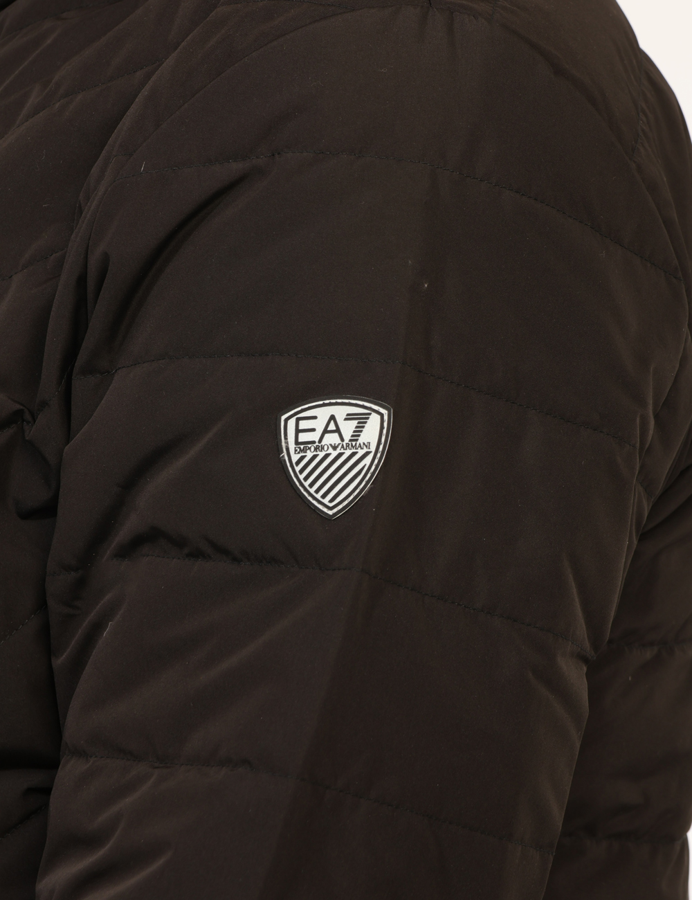 8NPB14-PNE1Z-OA_BLACK_AI25_6 Giacca EA7 Nero - Giacca con cappuccio non removibile, in total nero con tasche a taglio trasversale ed imbottitura in piuma