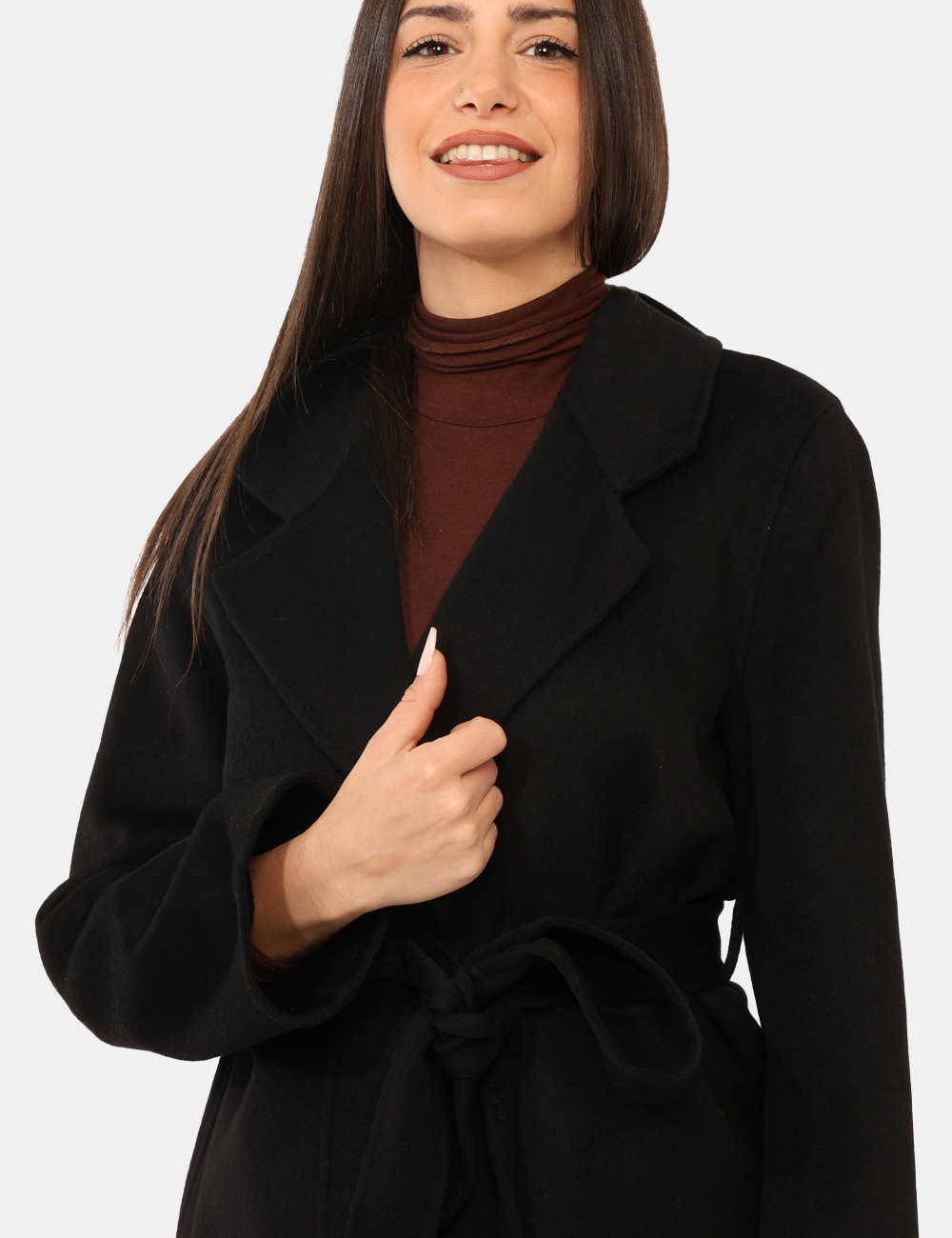 AZ-BUKEYE-OA_NERO-19_AI25_4 Cappotto Rue De Clerie Nero - Cappotto lungo in total nero, con doppia tasca a toppa. La vestibilità è morbida e regolabile