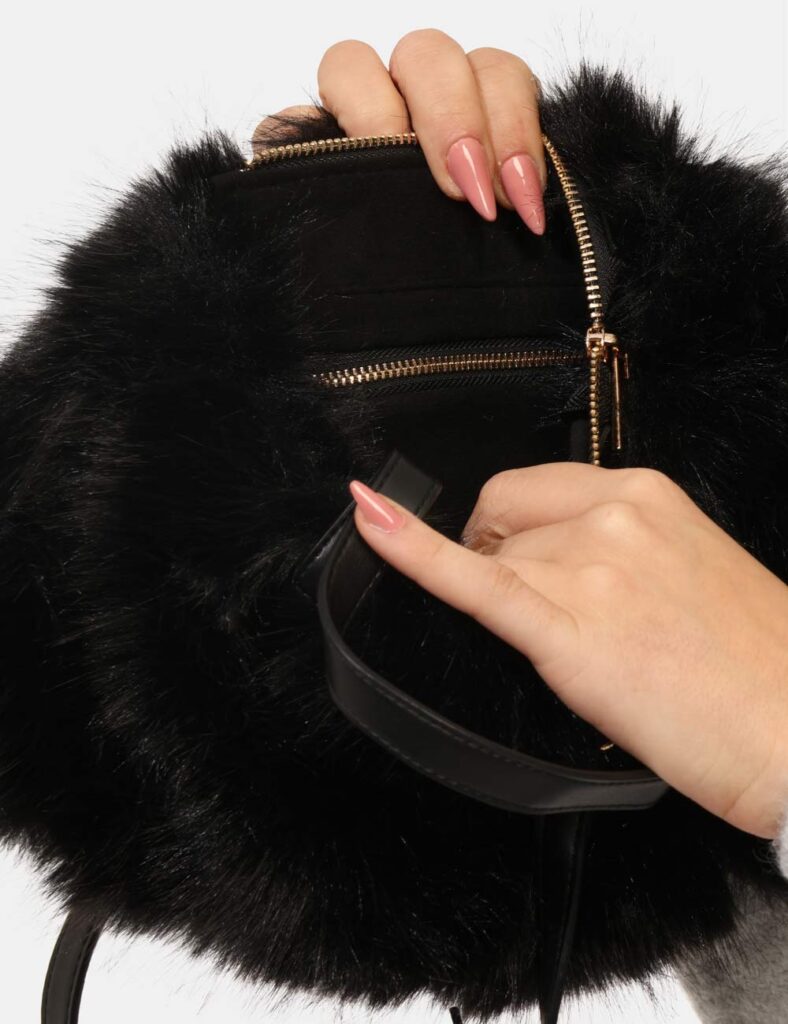 Borsa Concept83 Nero - Cod. art. BRU0134SP OAVi ricordiamo che tutti i nostri articoli sono originali.