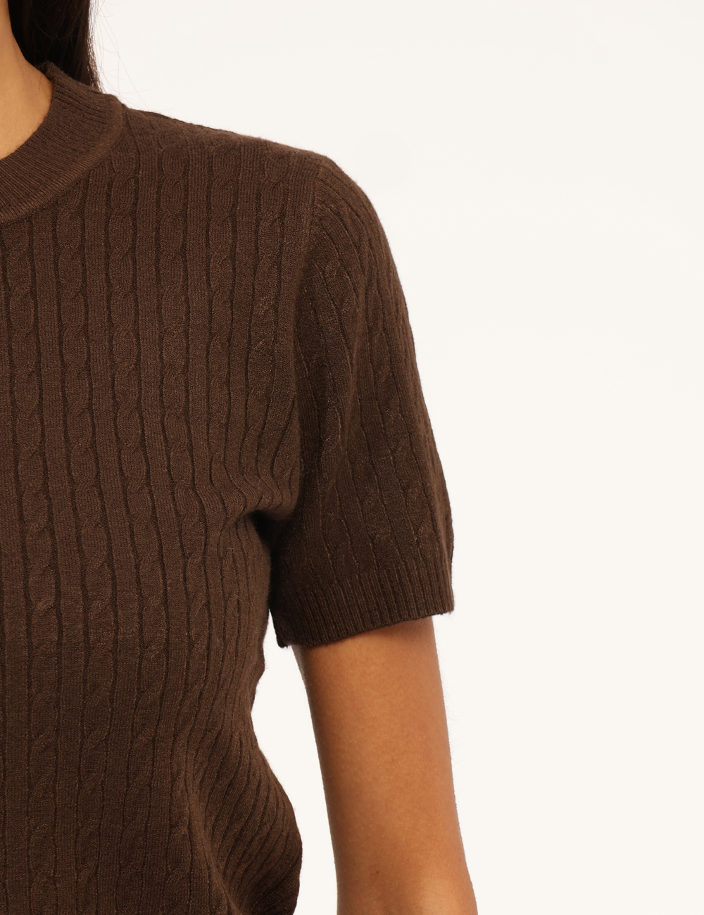 C004-OA_MORO_AI25_3 Maglia a maniche corte Materica Marrone - Maglia a maniche corte in total marrone testa di moro, con girocollo classico e tr