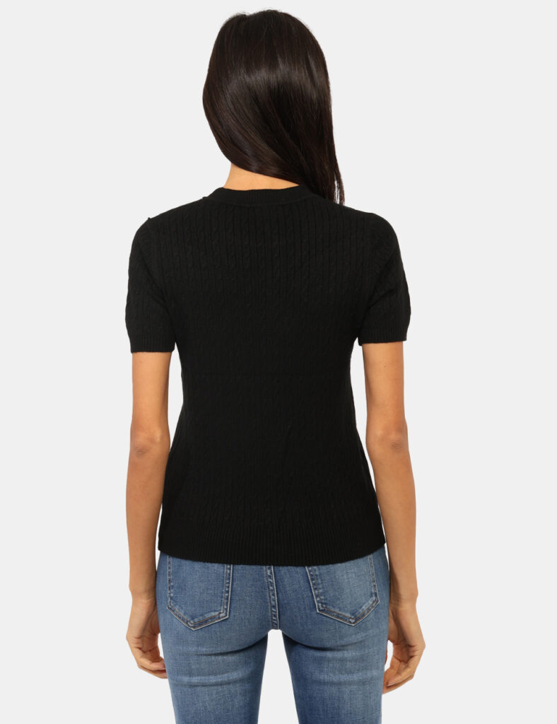 Maglia a maniche corte Materica Nero - Maglia a maniche corte in total nero, con girocollo classico e trama intrecciata. La