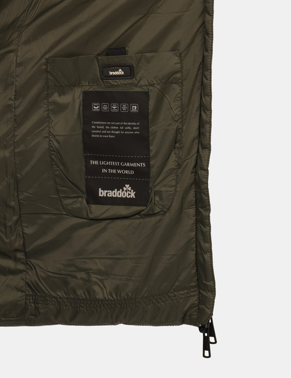 CANKA25-OA_VERDE_AI25_3 Piumino Braddock Verde - Piumino con cappuccio in total verde e maniche in tessuto, più tasche a taglio trasversale. La vest