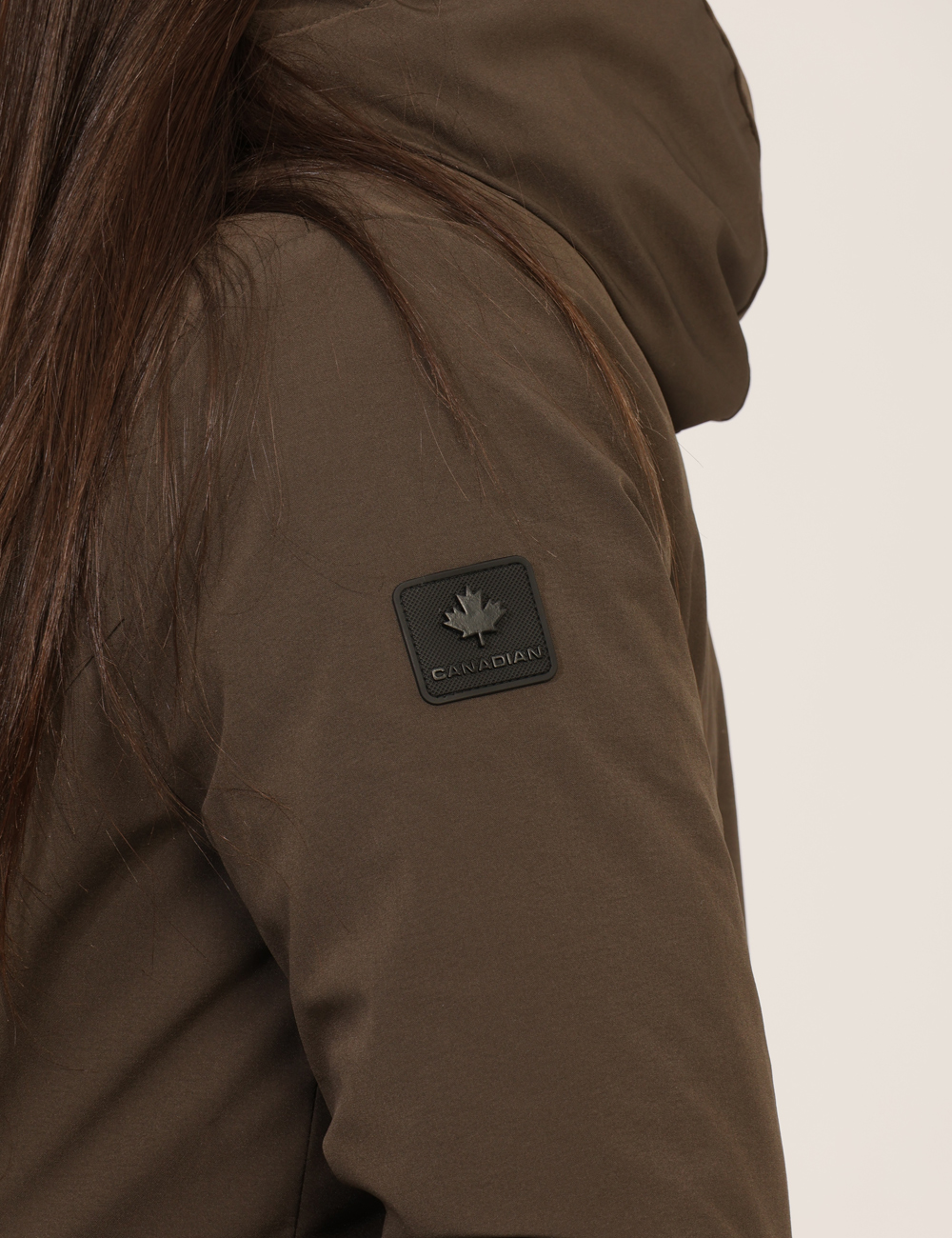 G224381WLG-OA_BKOL_AI25_6 Giacca Canadian Verde - Giaccone lungo con cappuccio non removibile in total verde, con interno in simil piumino marrone. Pr