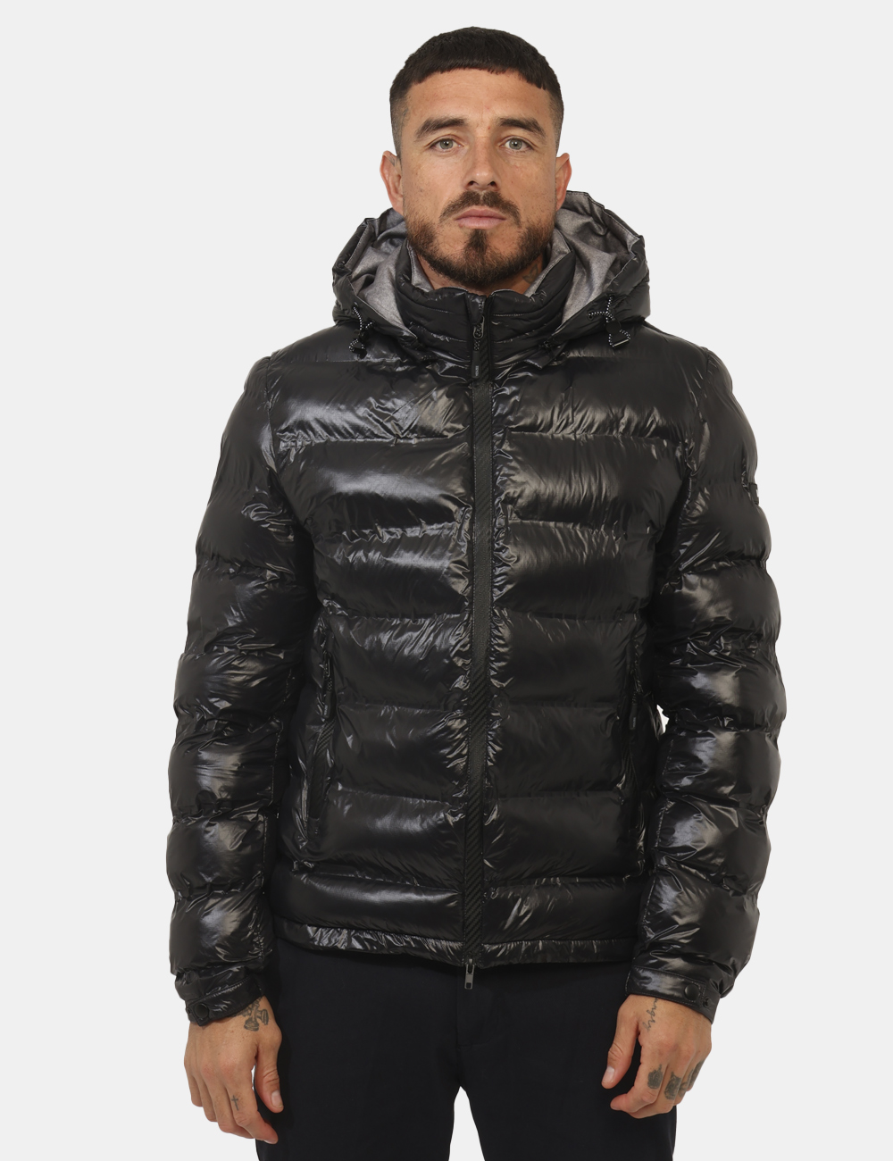 J823-B400-OA_NERO_AI25_7 Piumino Yes Zee Nero - Piumino con cappuccio removibile, in total nero lucido ed interno grigio, più tasche a taglio trasver