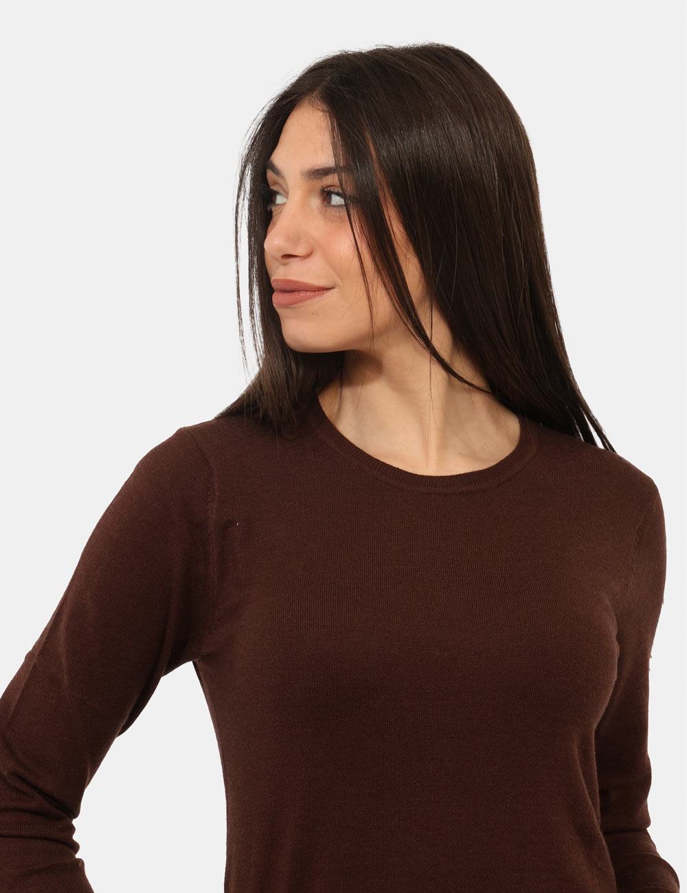 PK20023-OA_CACAO_AI25_5 Maglione Rue De Clerie Marrone - Maglioncino leggero, con girocollo classico e in total marrone cacao. La vestibilità è morb