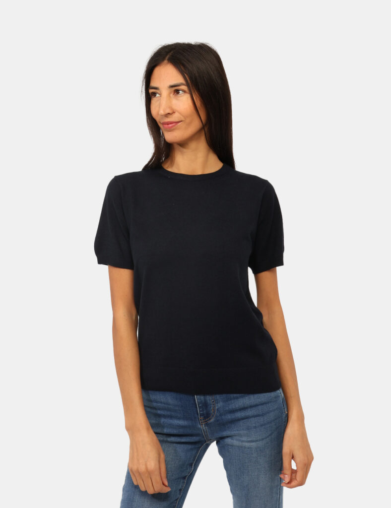 Maglia a maniche corte Rue De Clerie Blu - Maglia a maniche corte in total blu con girocollo classico. La vestibilità è morb