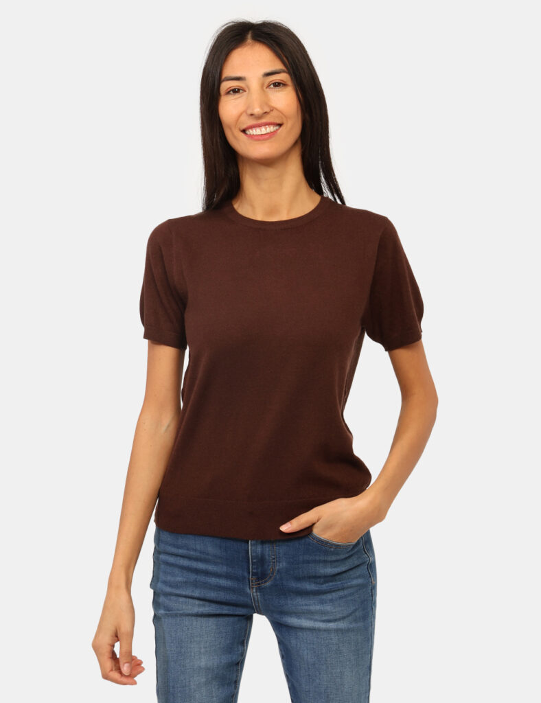 Maglia a maniche corte Rue De Clerie Marrone - Maglia a maniche corte in total marrone cacao con girocollo classico. La vest