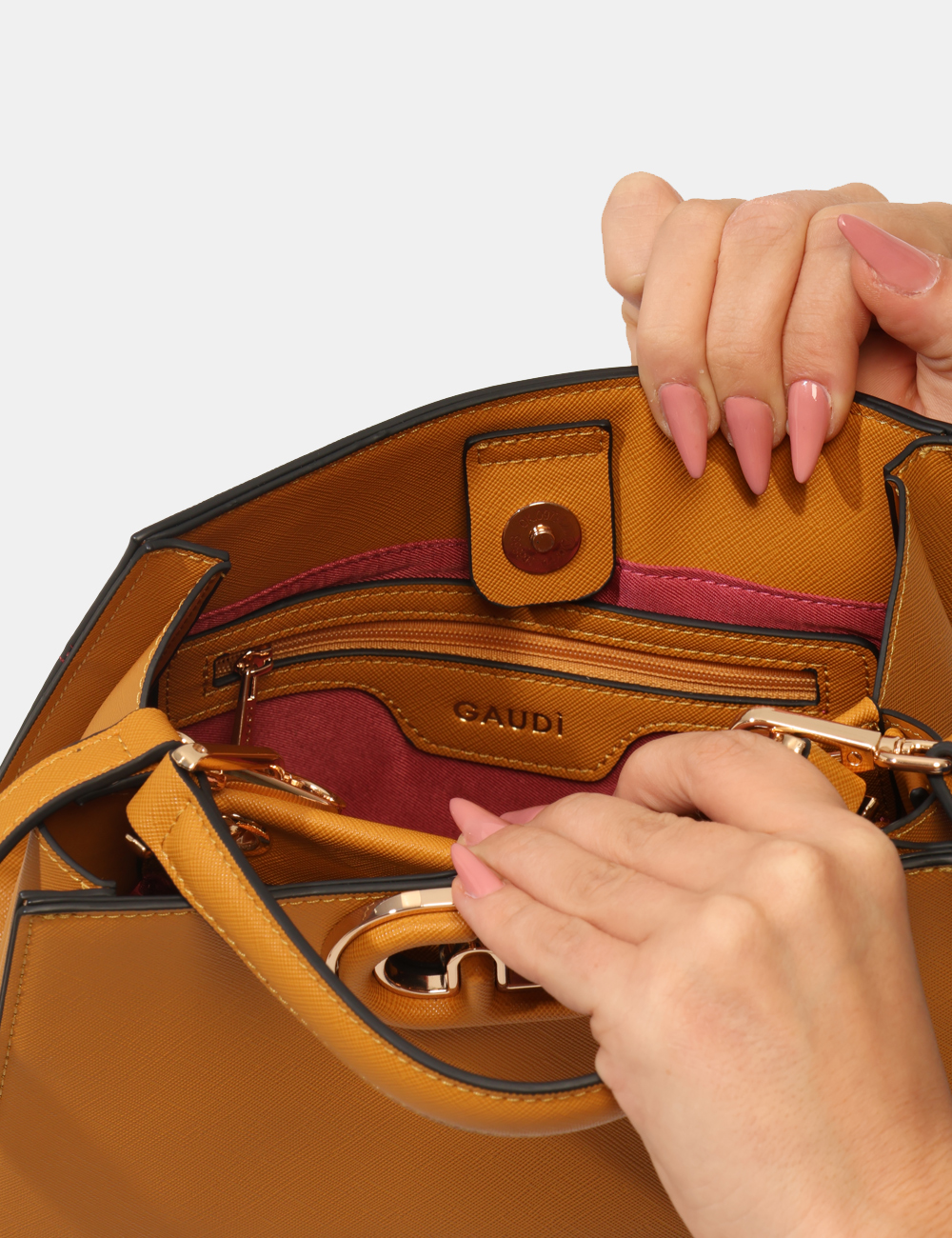 V5AI-12321-ME-CA_GIALLO_AI25_3 Borsa Gaudi Giallo - L’articolo appartiene al campionario esclusivo di stagione: pezzo unico.Cod. art. V5AI 12321 ME CAVi ri
