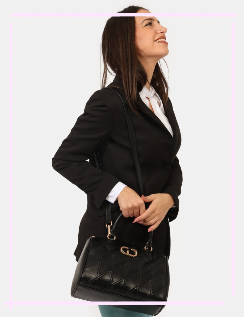 Borsa Gaudi Nero - L’articolo appartiene al campionario esclusivo di stagione: pezzo unico.Cod. art. V5AI 12342 ME CAVi rico