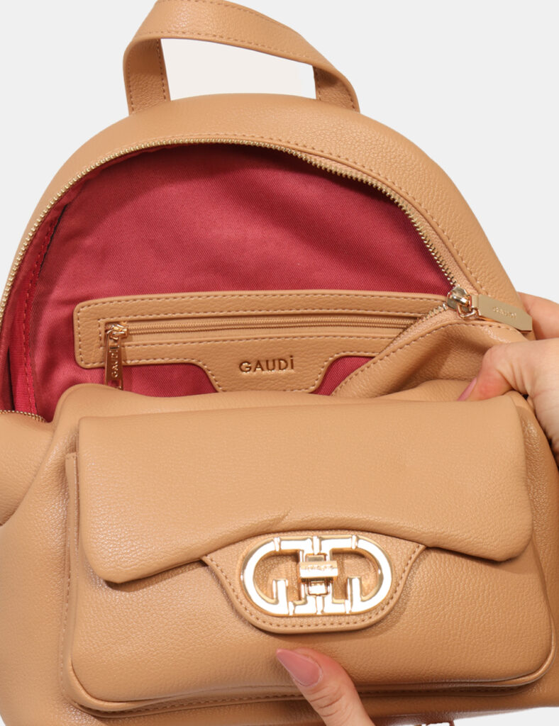Zaino Gaudi Beige - L’articolo appartiene al campionario esclusivo di stagione: pezzo unico.Cod. art. V5AI 12361 ME CAVi ric