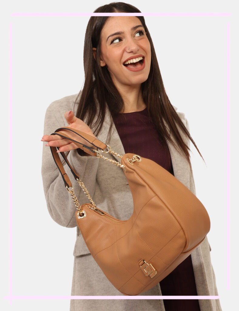 Borsa Gaudi Beige - L’articolo appartiene al campionario esclusivo di stagione: pezzo unico.Cod. art. V5AI 12431 ME CAVi ric