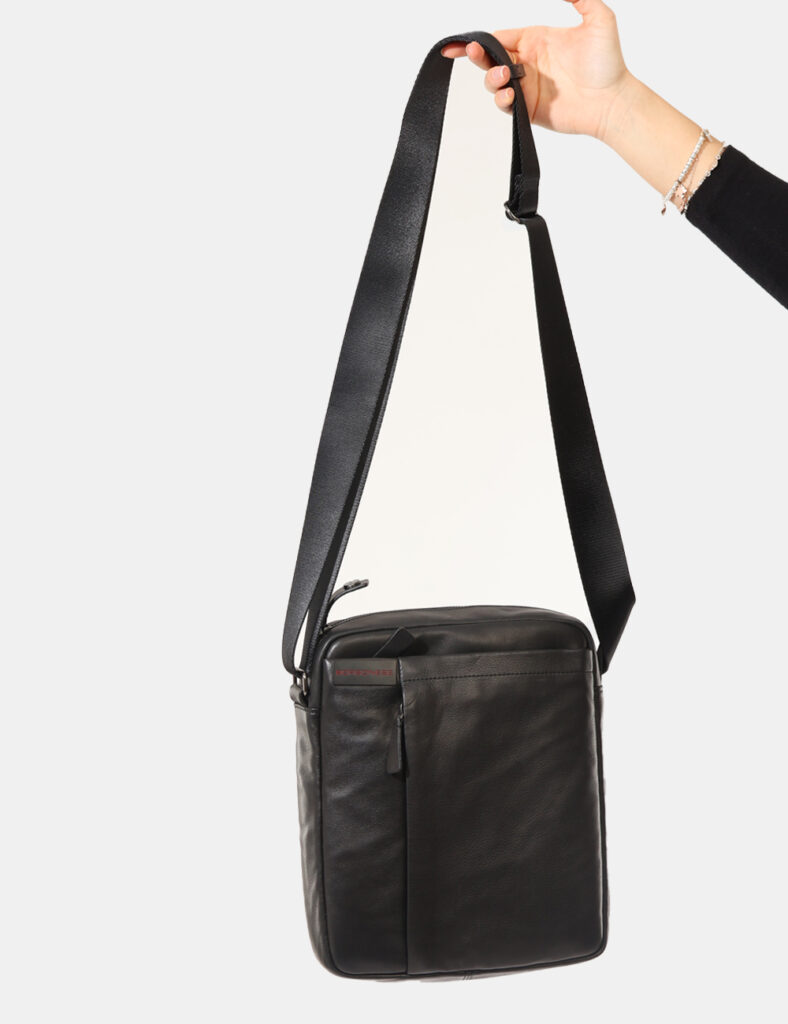 943433J78100-SB_black_AI25