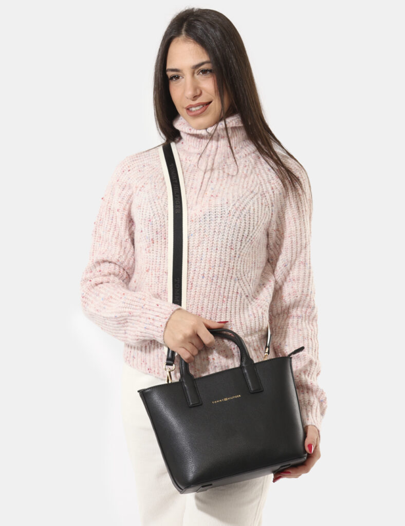 AW0AW17448-SA_BLACK_AI25