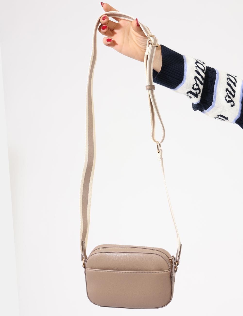 AW0AW17450-SA_COASTAL-TAUPE_AI25_4 AW0AW17450-SA_COASTAL-TAUPE_AI25