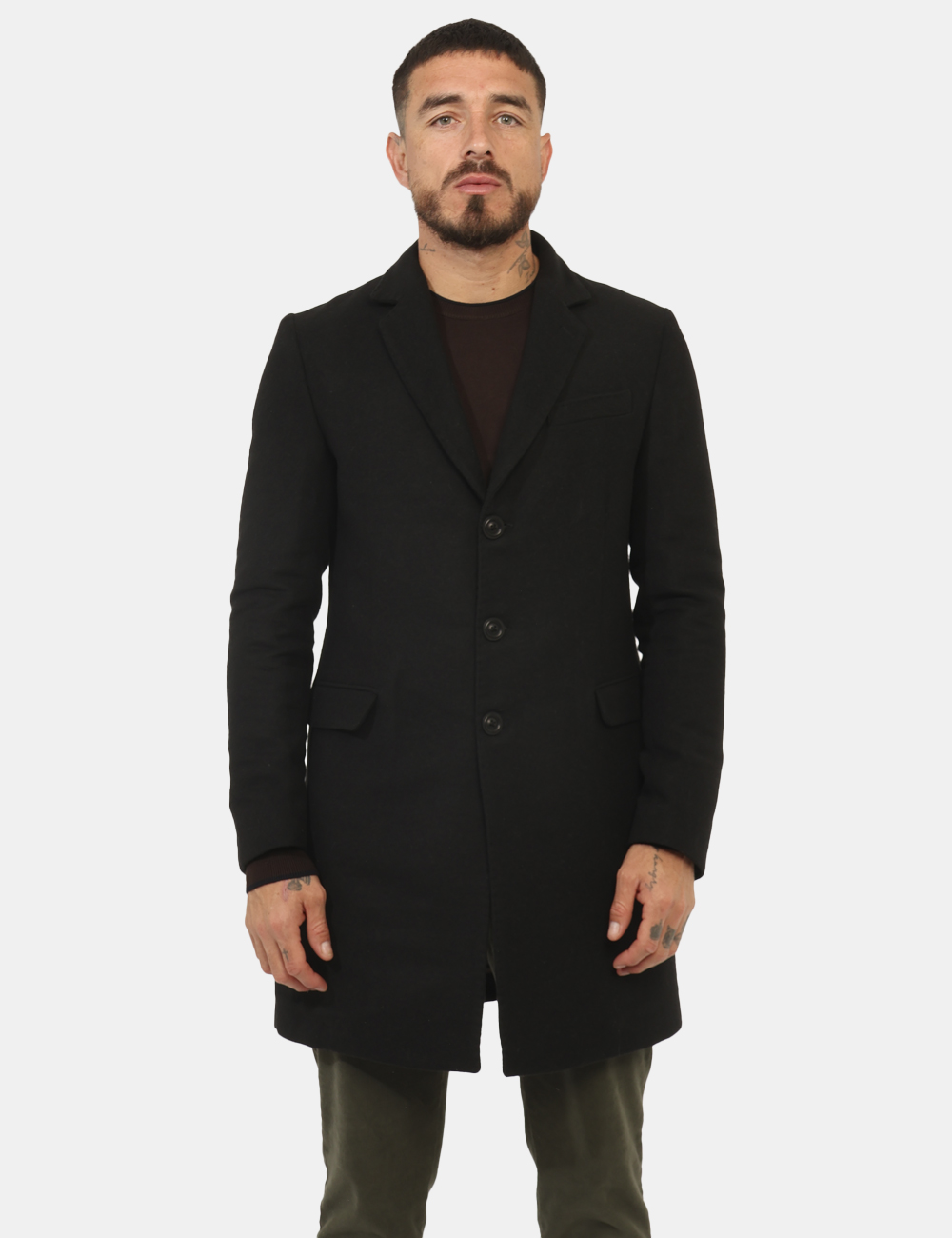 CP39SA25-TPV324-OA_NERO-GRIGIO_AI25_5 Cappotto Prj22. Nero - Capptto classico lungo, in total nero, con tasche fake. La vestibilità è morbida e pratica grazie a b