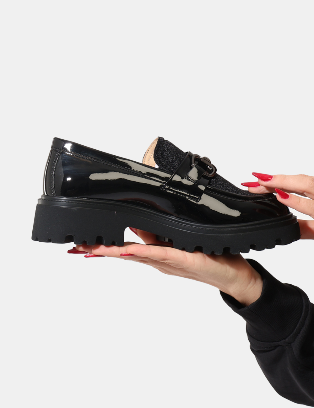 K-10037-OA_BLACK_AI25_3 Mocassini Keys Nero - Mocassino total nero in double vernice e tessuto con fibia coordinata. La calzata è morbida e avvolgen