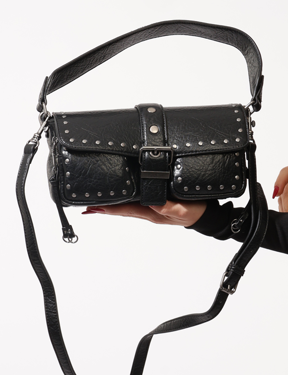 PL0300002-OA_BLACK-999_AI25_3 Borsa Pepe Jeans Nero - Borsa tracolla di piccole dimensioni, in total nero con borchiette, scompartimento con chiusura a bo