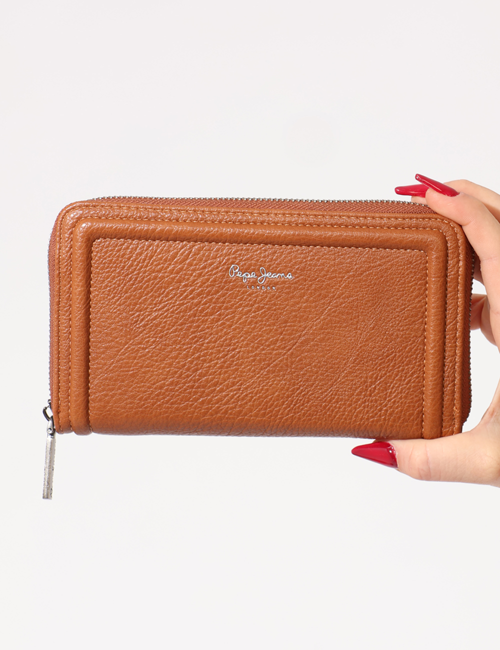 PL0700001-OA_TAN-BROWN-869_AI25_4 Portafogli Pepe Jeans Marrone - Portafogli total marrone con logo brand sagomato, unico scompartimento, chiusura a zip e tas