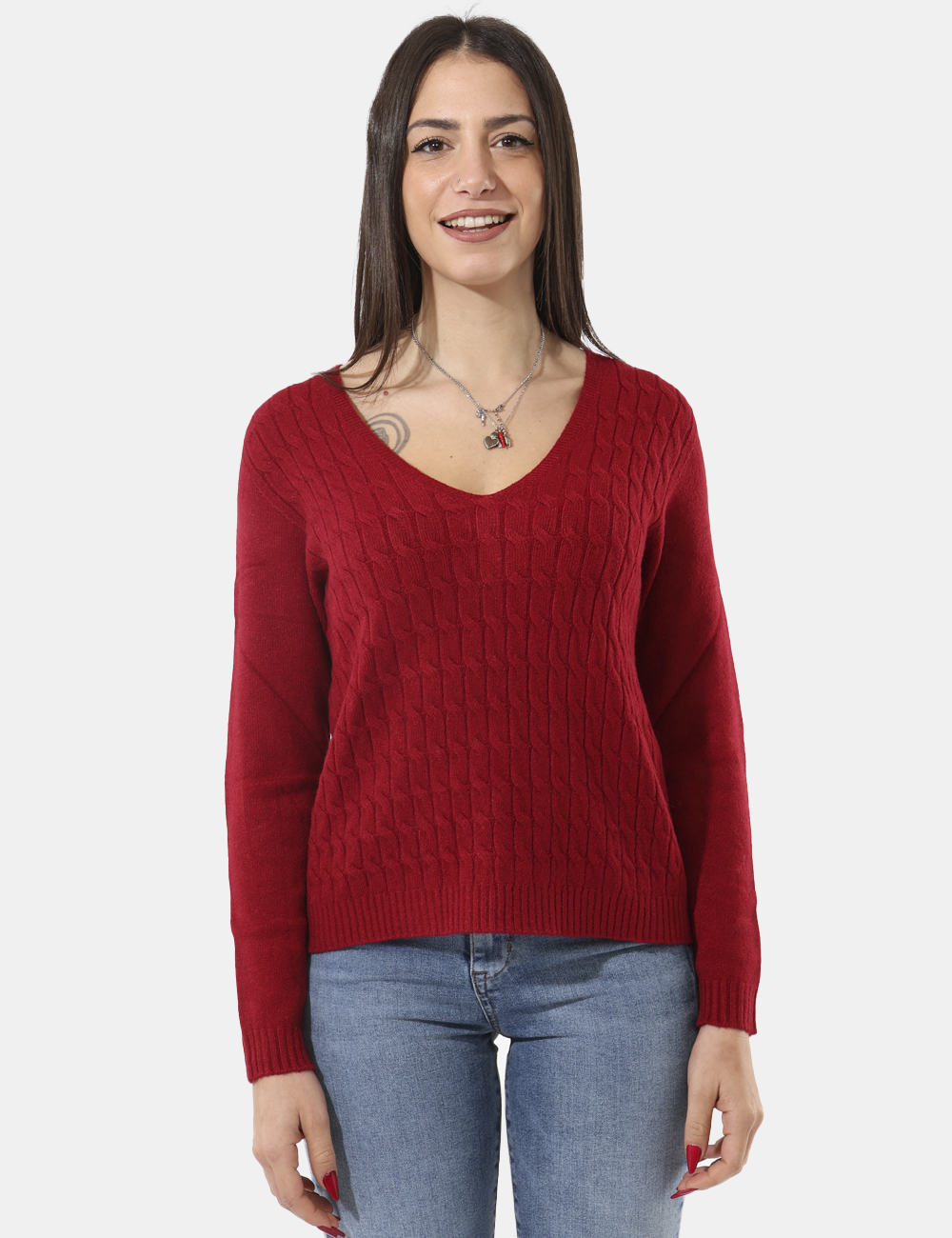S65YBE45AL21-SA_INDIA_AI25_5 Maglione Sandro Ferrone Rosso - Maglione scollo a V con trecce.Cod. art. S65YBE45AL21 SAVi ricordiamo che tutti i nostri art