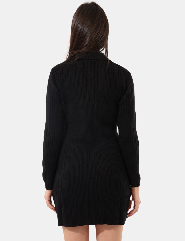 Abito in maglia Sandro Ferrone Nero - Maxi pull, morbido con bottoni e colletto.Cod. art. S65YBEX23633 SAVi ricordiamo che t