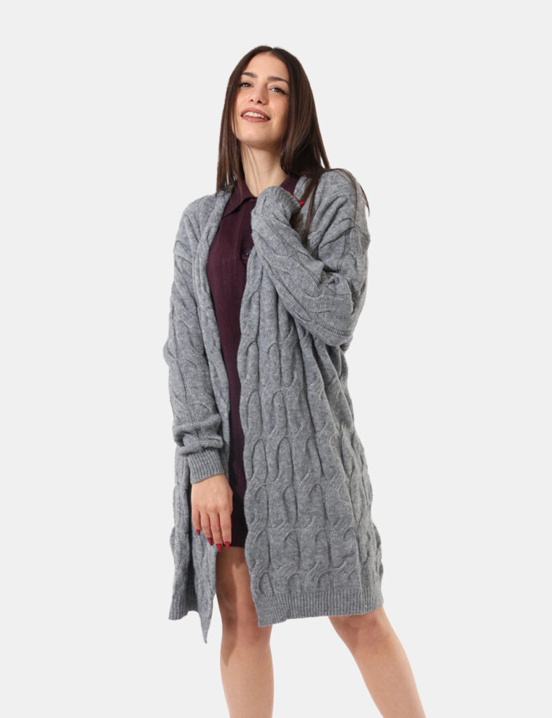 Cardigan Sandro Ferrone Grigio - Morbido cardigan a trecce, senza bottoni adatto per completare i tuoi look piu casual.Cod.