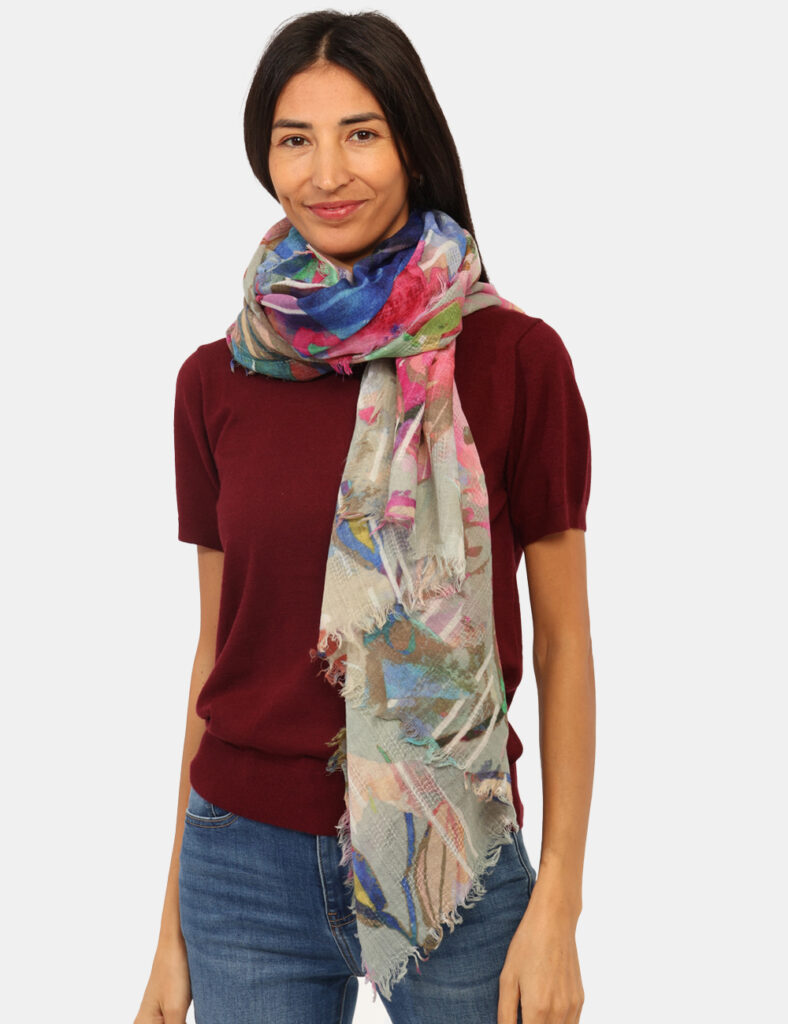 Sciarpa Concept83 Fantasia - Sciarpa in total lana, su fantasia floreale tendente al rosa e blu. Indossatura pratica e maneg