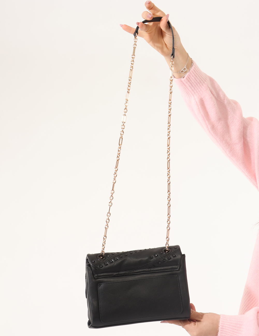 FA24WB3002P441D9-SA_BLACK_AI25_5 Borsa Fracomina Nero - Borsa a tracolla con catena dorata e borchiette tono su tono.Cod. art. FA24WB3002P441D9 SAVi ricordia