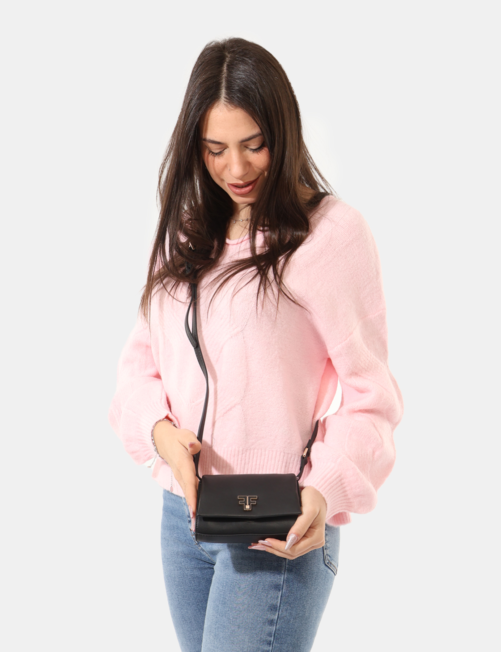 FA24WB4001P44101-SA_BLACK_AI25_1 Borsa Fracomina Nero - Tracollina con dettaglio dorato.Cod. art. FA24WB4001P44101 SAVi ricordiamo che tutti i nostri articol