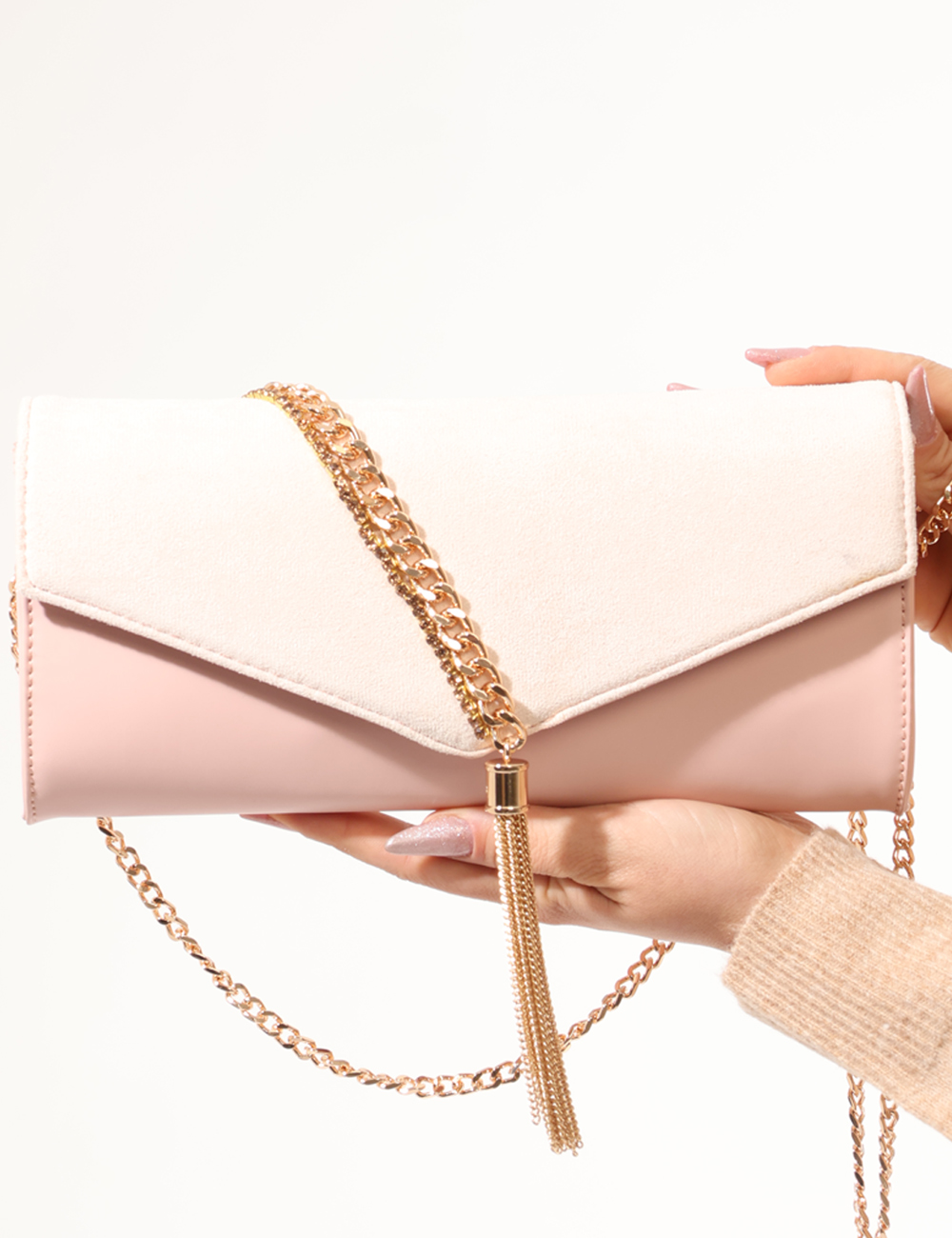 FQ24WB6002P41001-SA_PINK_AI25_3 Borsa Fracomina Rosa - Borsa a tracolla con catena dorata e nappa metallica.Cod. art. FQ24WB6002P41001 SAVi ricordiamo che t