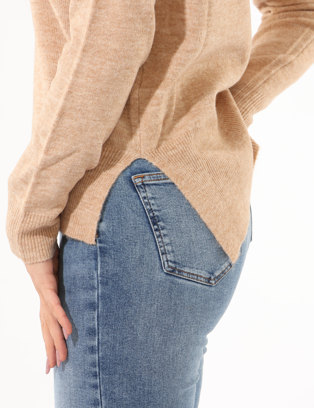 NA603-SA_BEIGE_AI25_4 Maglione Rue De Clerie Beige - Maglione a collo alto, in misto lana, total beige, con spacchetti laterali e bottoni dorati s