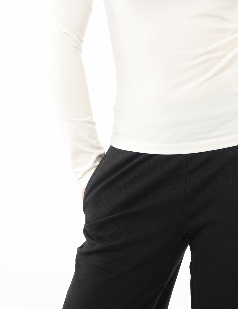 DW0DW19994-OB_YBL_PE26_3 T-shirt Tommy Hilfiger Bianco - T-shirt TOMMY HILFIGER Bianco da donna, un capo essenziale e raffinato pensato per accompagn