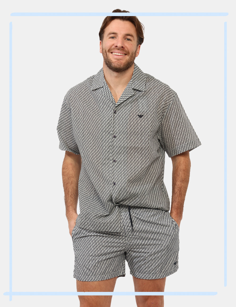 EM000583-AF20439-GI-CB_FANTASIA_PE26_1 Costume Emporio Armani tg. M - Costume EMPORIO ARMANI Il Costume EMPORIO ARMANI in fantasia da uomo è la scelta perfetta per