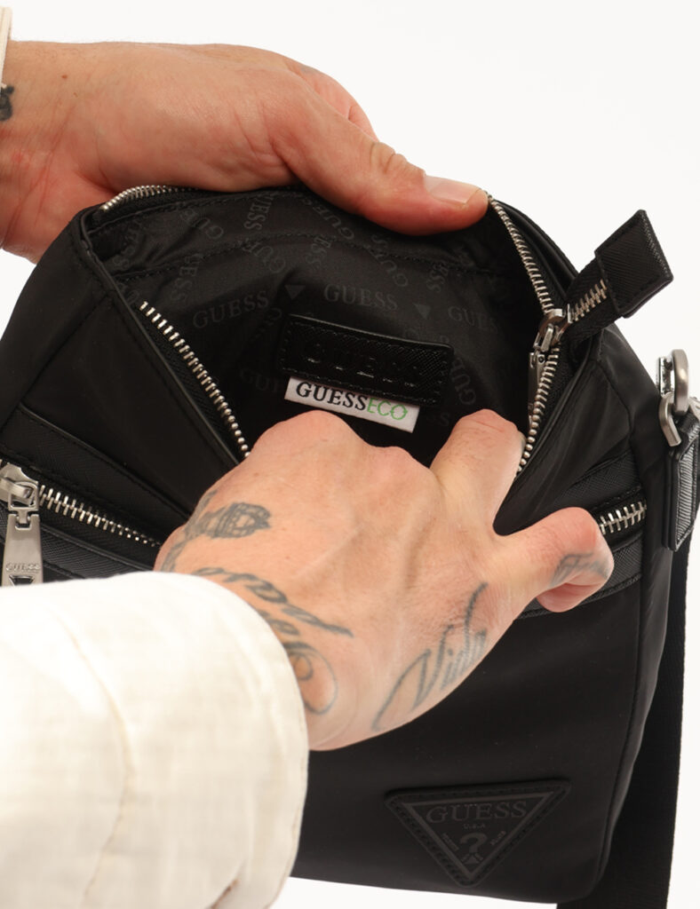 Campionari moda donna e uomo - Borsa a tracolla Guess Nero