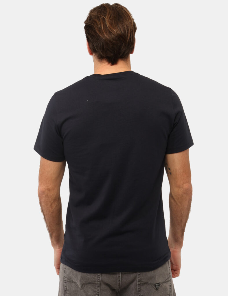 T-shirt Guess Blu - T-shirt GUESS Blu da uomo La T-shirt GUESS Blu è il capo ideale per chi cerca uno stile essenziale ma r