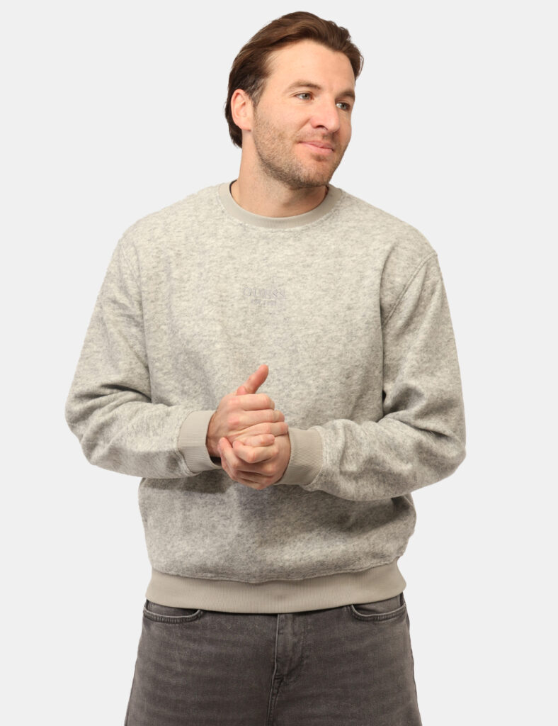 Felpa Guess Grigia - Felpa GUESS Grigia da uomo La Felpa GUESS Grigia è il capo ideale per affrontare la stagione con uno st