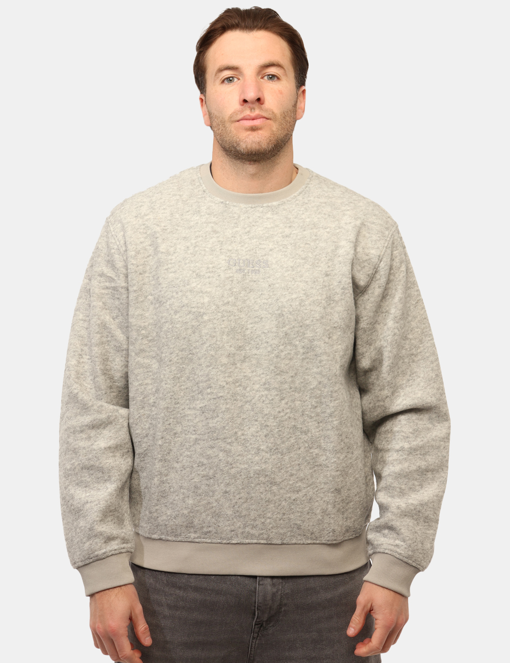 M5BQ07-KC380-SB_LIGHT-STONE-HEATHER_PE26_6 Felpa Guess Grigia - Felpa GUESS Grigia da uomo La Felpa GUESS Grigia è il capo ideale per affrontare la stagione con uno st