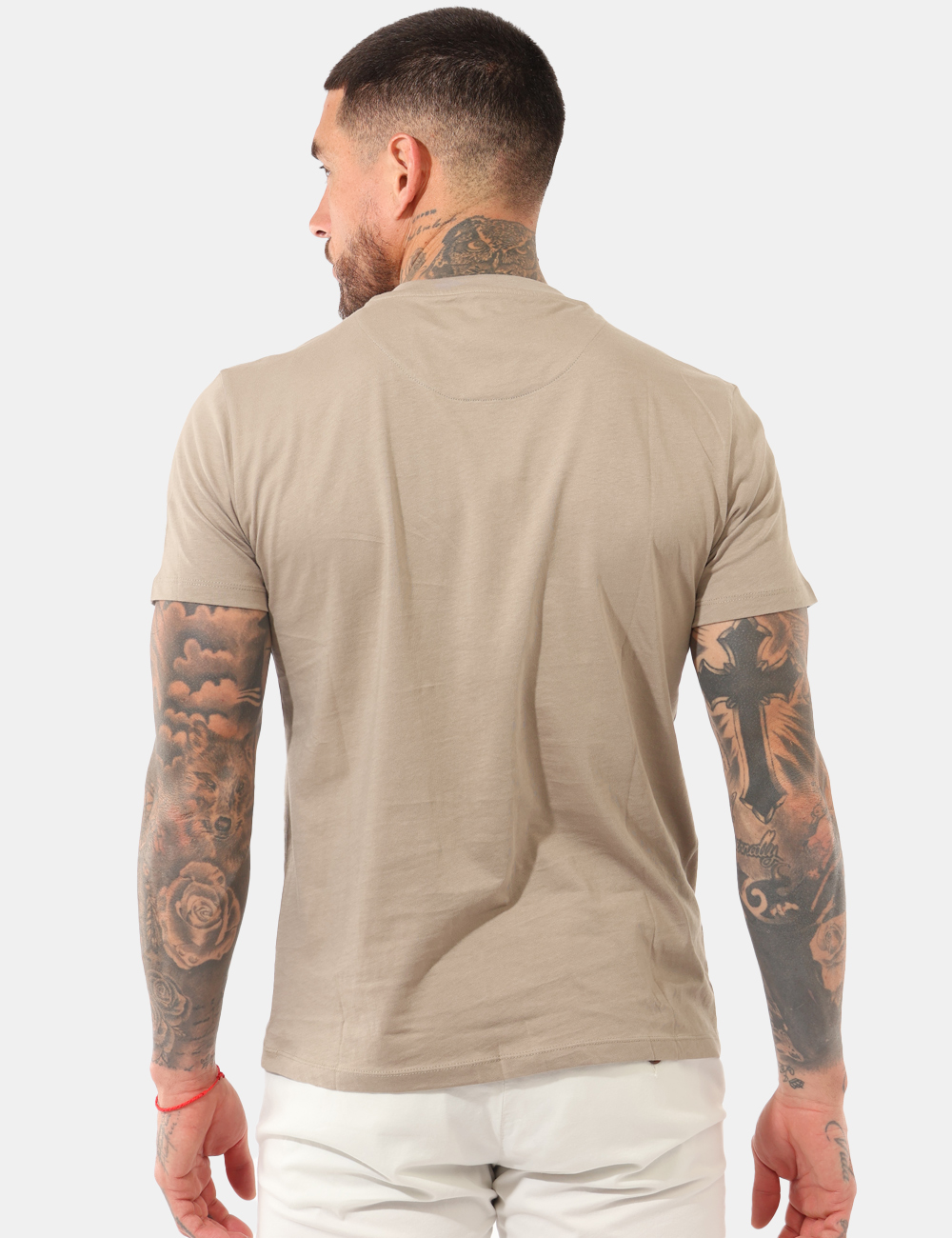 T766-SG02_BEIGE-SCURO_PE26_2 T-shirt Yes Zee Beige - T-shirt YES ZEE Beige da uomo, un capo essenziale che unisce stile contemporaneo e comfort quotidian