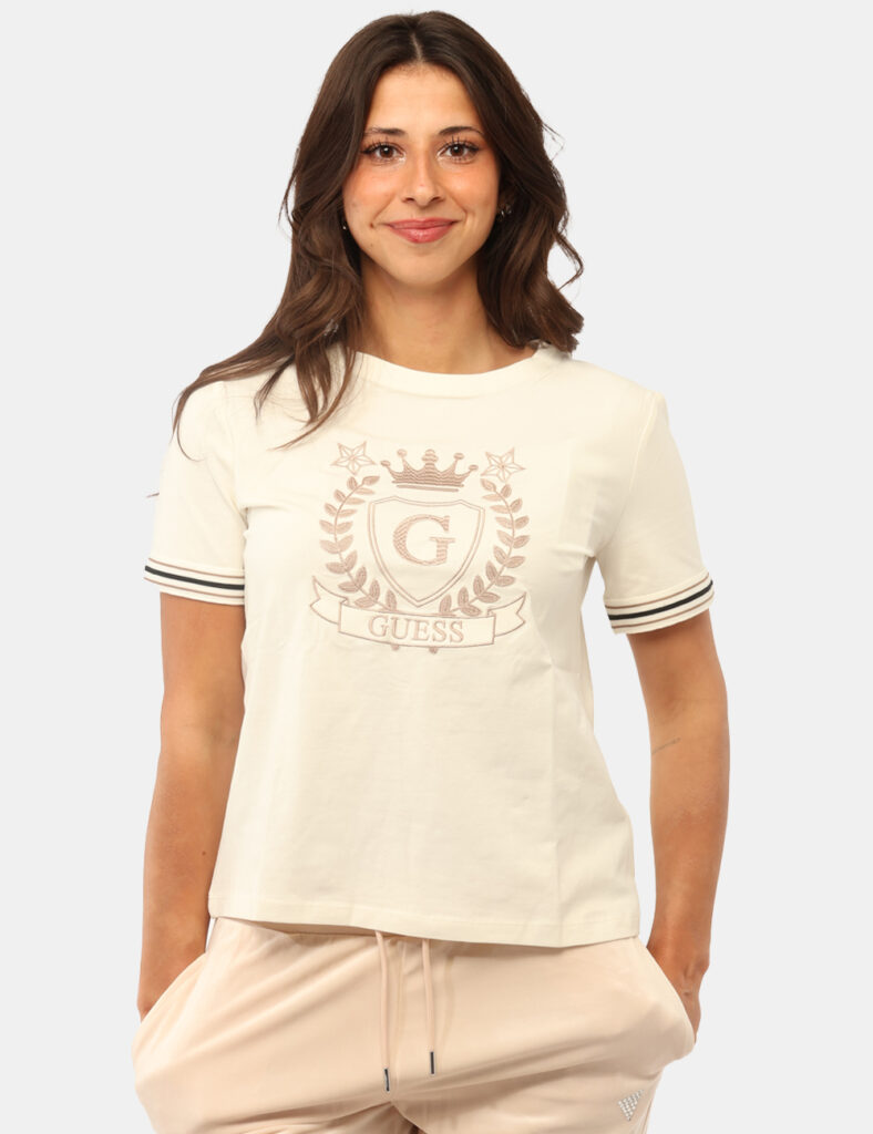 T-shirt Guess Panna - T-shirt GUESS Panna da donna Delicata, luminosa e facile da abbinare, la T-shirt GUESS Panna è il capo
